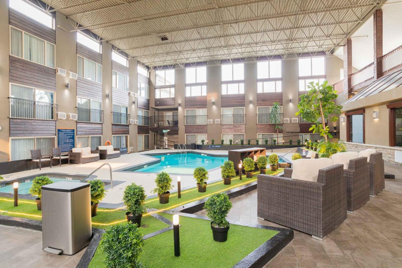 Sandman Hotel Edmonton West Zewnętrze zdjęcie
